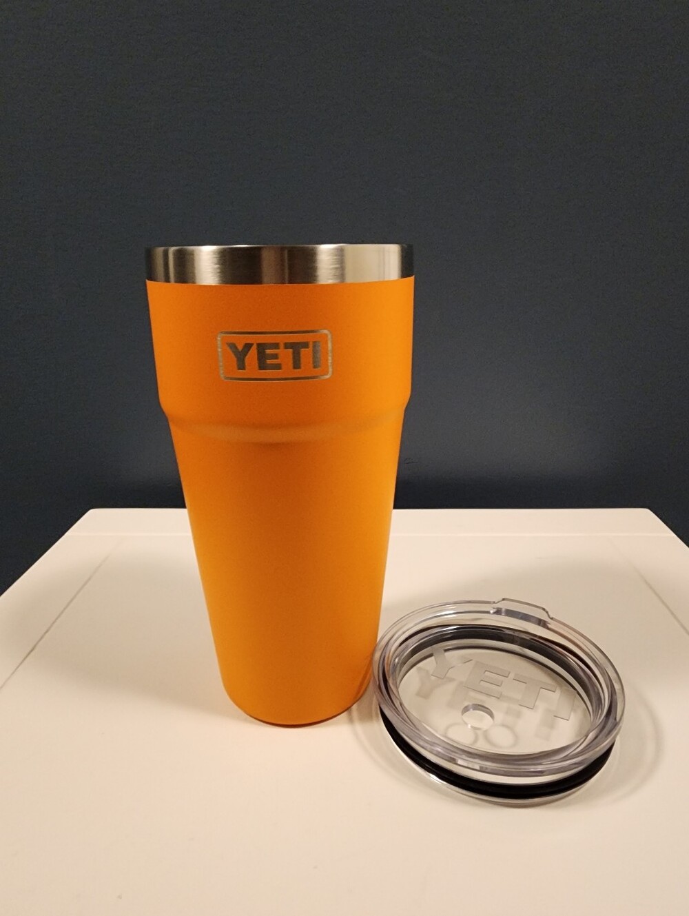 Yeti High Desert Clay 26 Oz Vacuum-Insulated Tumbler with Clear Lid Retired